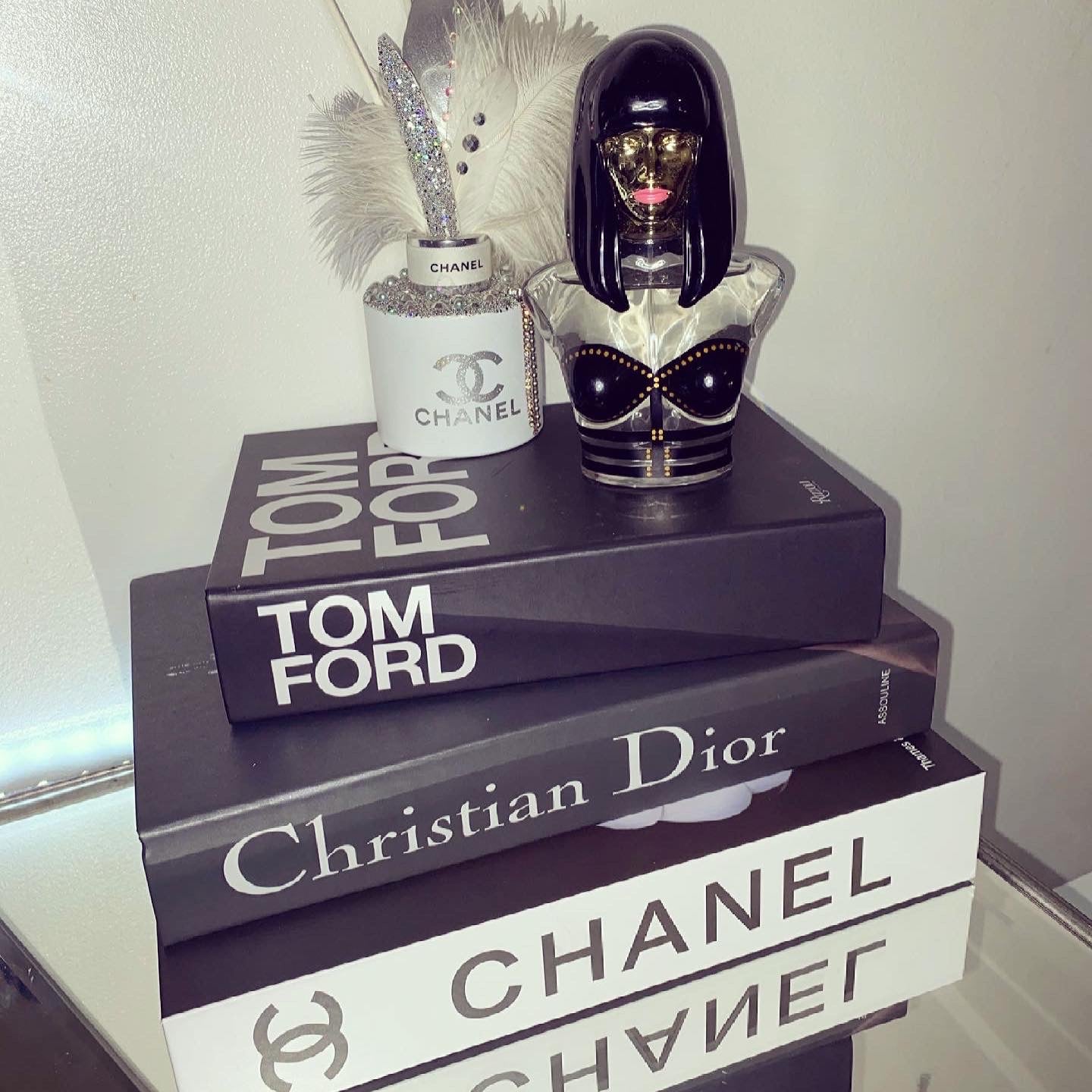 TF Black Decor Fashion Book