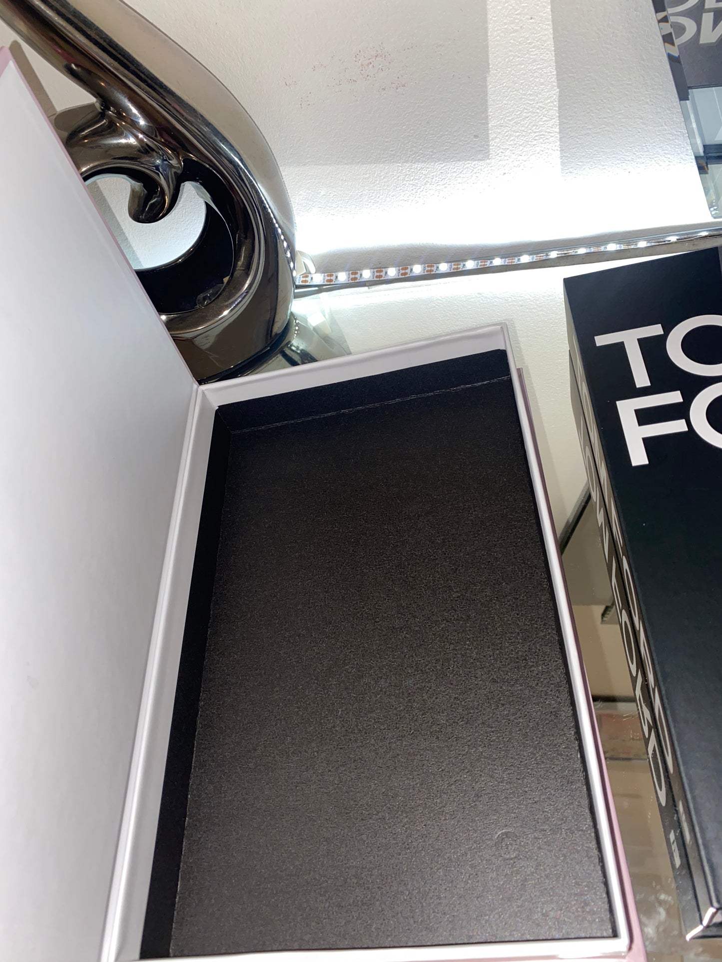 TF Black Decor Fashion Book