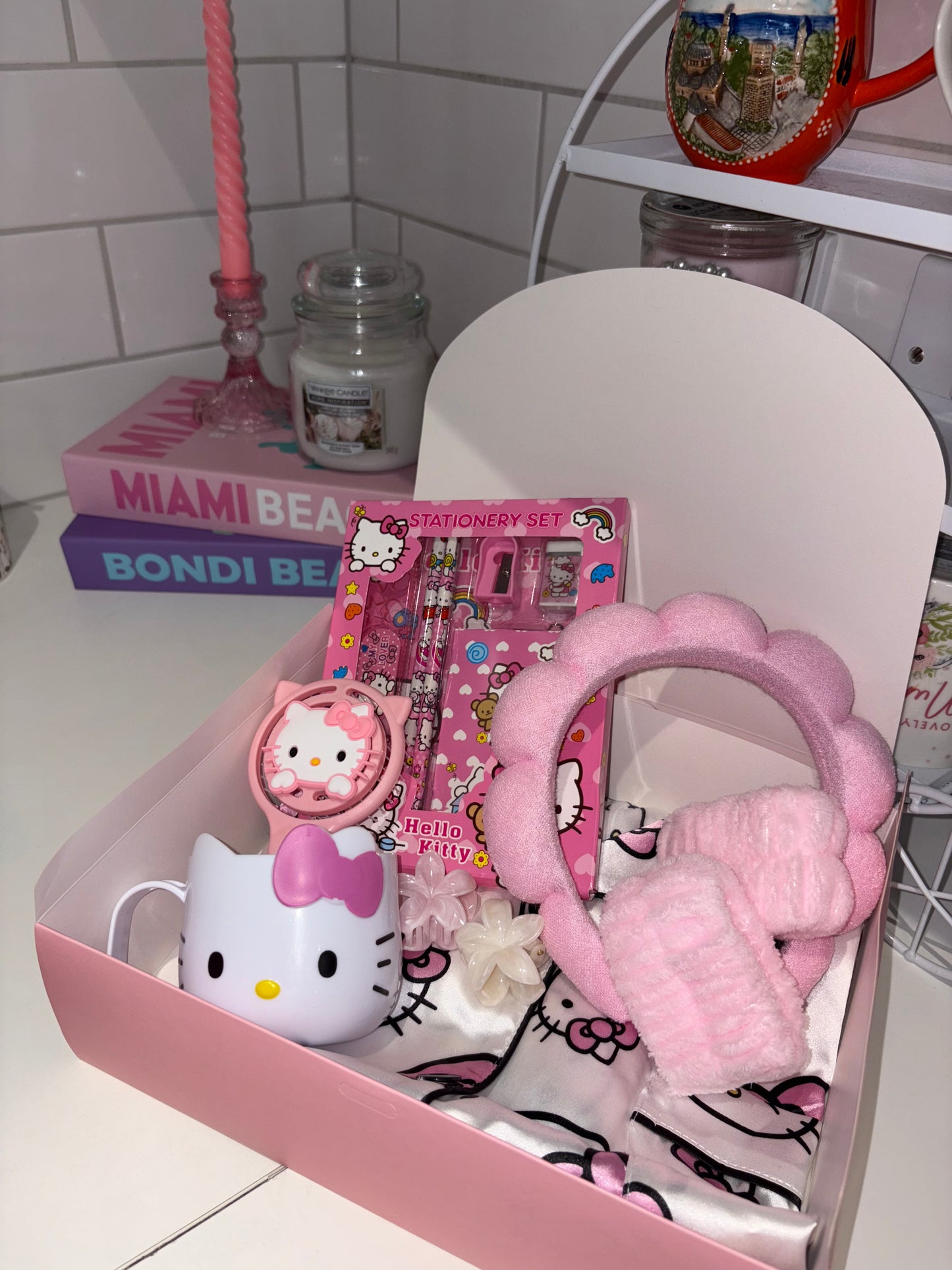 Hello Kitty Pyjama Loungwear Gift Box