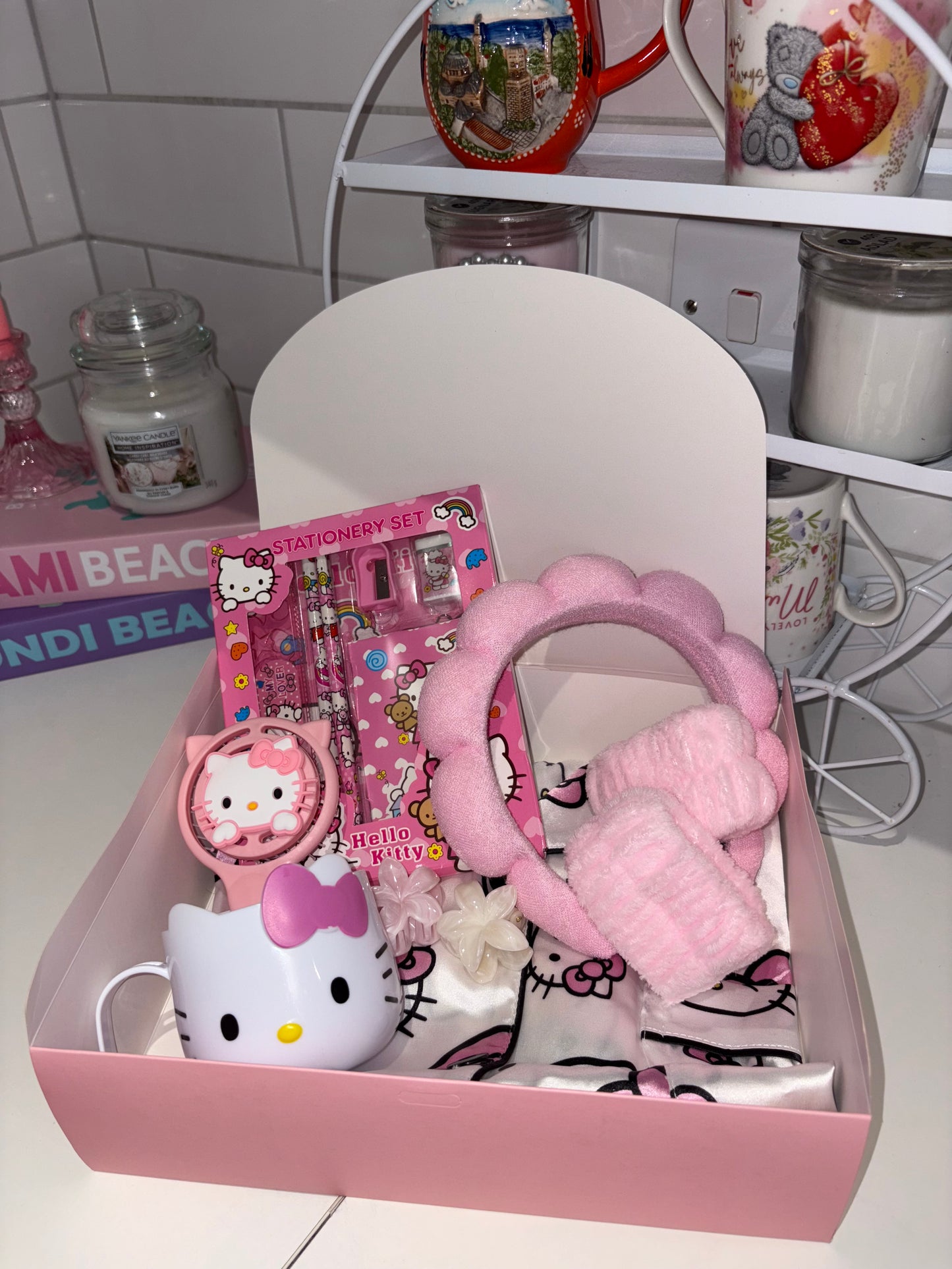 Hello Kitty Pyjama Loungwear Gift Box